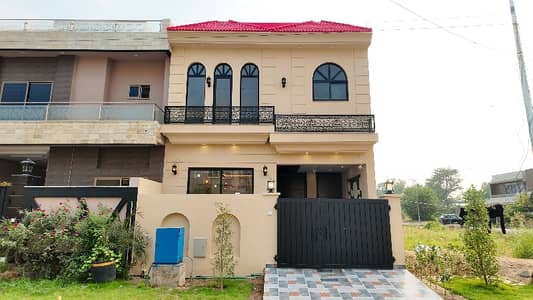 Prime Location 5 Marla House In Bankers Avenue Cooperative Housing Society Is Best Option