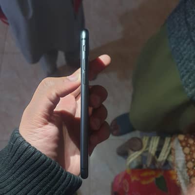 good condition iphone 8