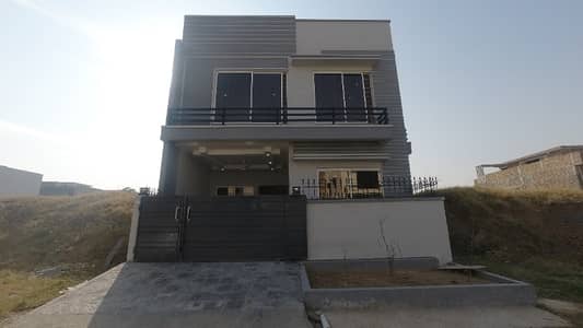 Corner Beautiful Sun Facing House