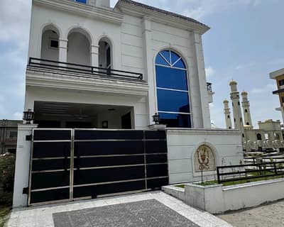 Corner MPCHS - Block F House For sale Sized 5 Marla