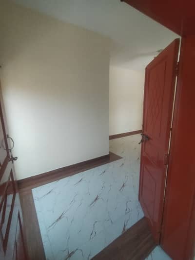 1 Kanal 2nd Floor Portion For Rent