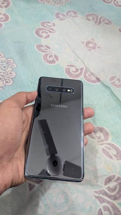 samsung s10 plus 5g 128 gb. 10 by 9.5 condition official PTA Approved