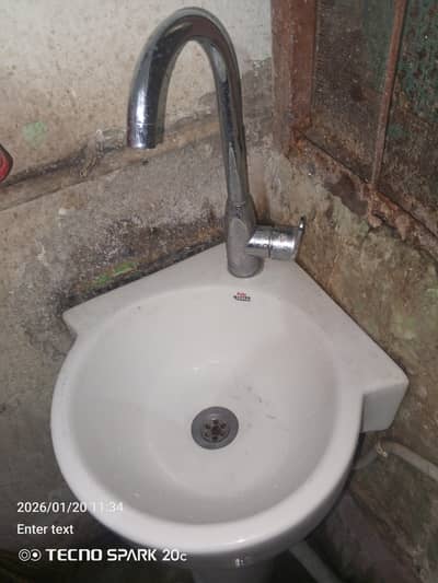 corner wash basin