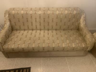 sofa set 3/2/1 in good condition