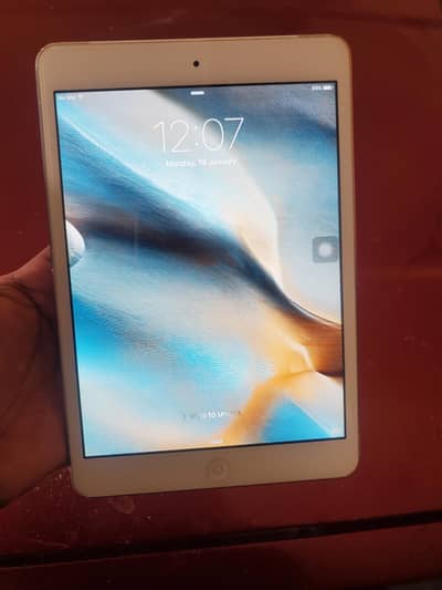 Selling IPhone mini 16gb