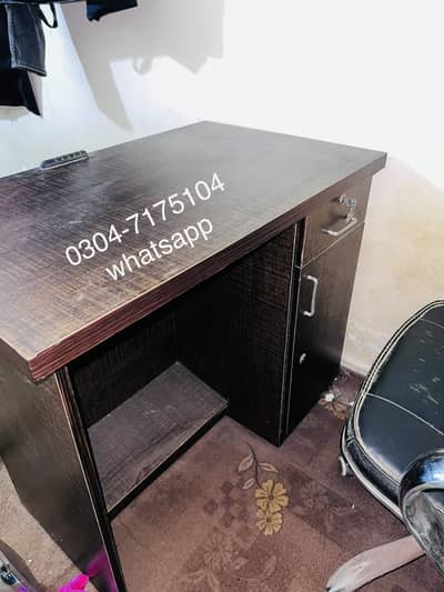 Computer Table good condition