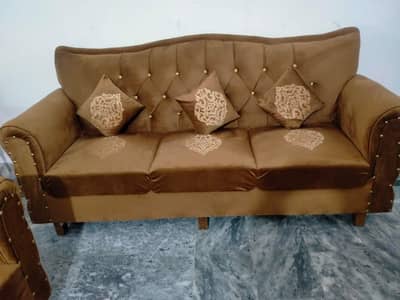New use only 30 day  3seetr sofa 03211637904