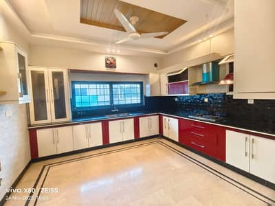 1 Kanal Upper Portion Available For Rent