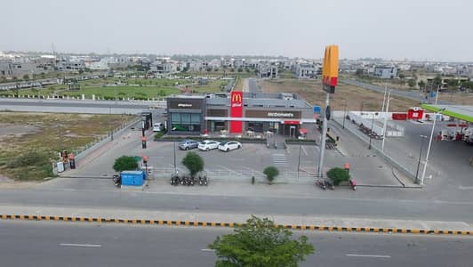 Direct & Genuine Seller 1 Kanal Plot on 150 Ft Road, Phase 7 DHA