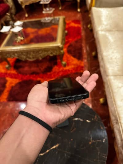 Iphone-14jv 128 with box and wire