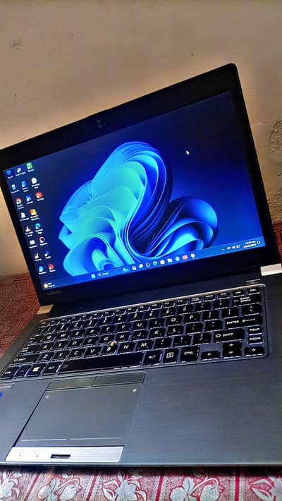 Core i7 6th generation Laptop with 3 to 4 hour battery