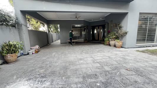 1 KANAL HOUSE FOR RENT_DHA PHASE 4