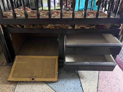 Baby cot in good condition
