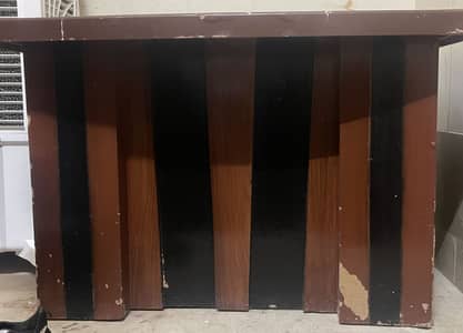 Used Office Table Good Contdition price 8000