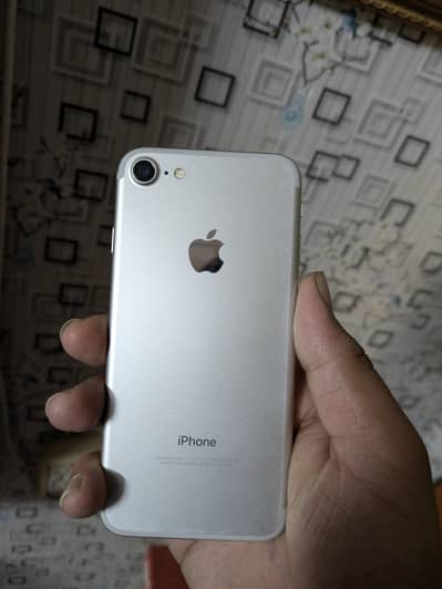 iphone 7 3/32 all ok