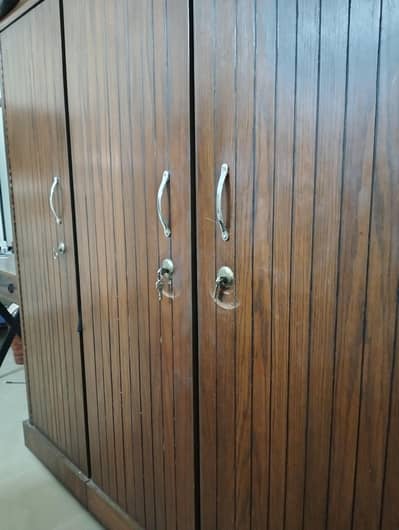 Wooden| 3 door wardrobe|