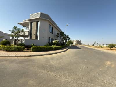 320 Sq Yd Corner Luxury Villa For Sale Precinct 8, Near Grand Jamia Mosque, Bahria Town Karachi A+ Construction | 5 Bedrooms, Drawing, Dining, TV Lounge & American Kitchen 5 Min from Main Gate | Near Park, Mosque, Schools & Commercial.