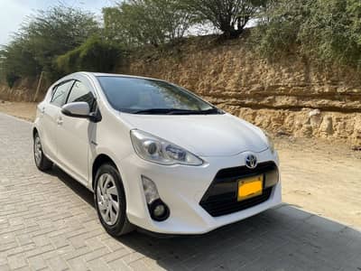 Toyota Aqua 2015 ( Push Start )