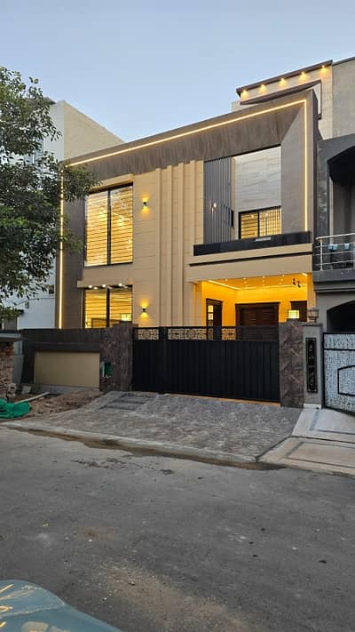 Brand New 5.33 Marla House For Sale in Umer Block Bahria Town Lahore
