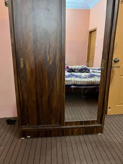 2 slider door almari look like a new only 5 month used