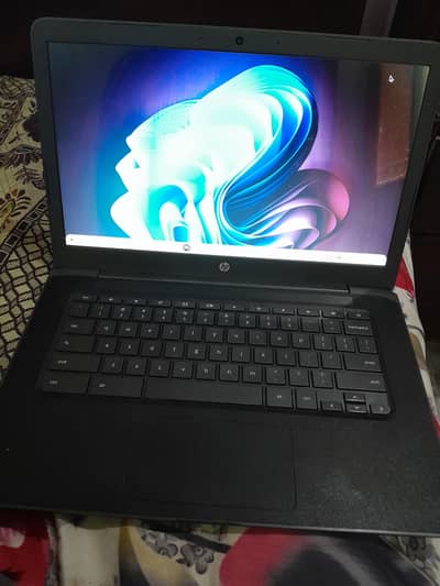 HP Chromebook 14 inch G5 with Charger