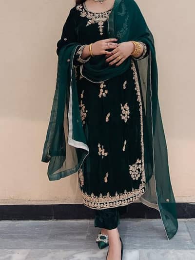 Bottle green velvet dress with Embroidery