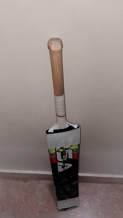 hight weighted tape ball cricket bat - with good condition