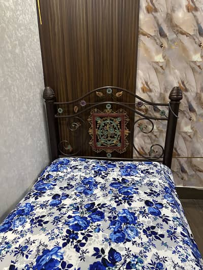 2 Single Steel Beds for Sale (2 Beds + Side Table)