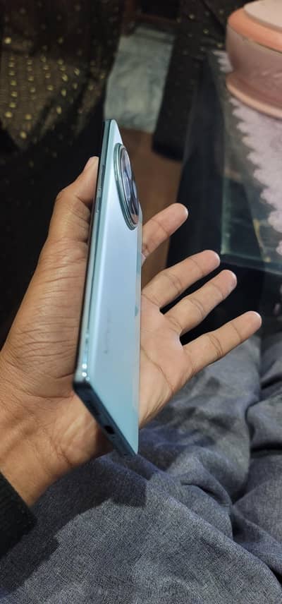 Vivo V30e | 8 -256 | PTA APPROVED