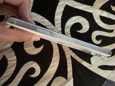 IPHONE 16 PRO MAX PTA APPROVED SILVER TITANIUM 256GB