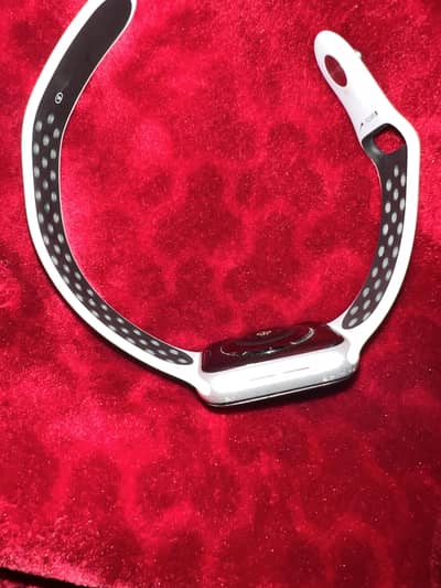 Apple Watch Series 5 Condition 10/9 Silver colour Nike Special Edition