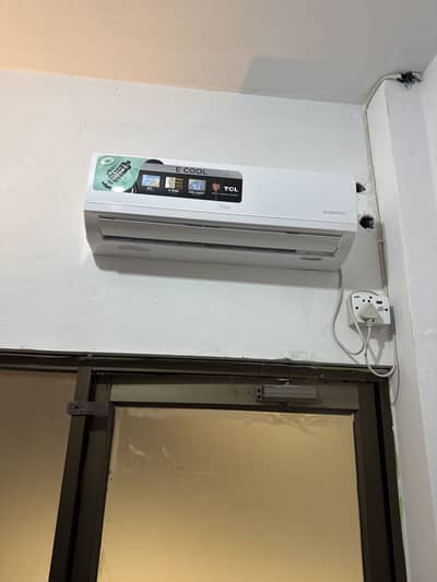 1 TON INVERTER AC SALE 3 months used