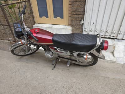 Honda 125 self start Red color 2025