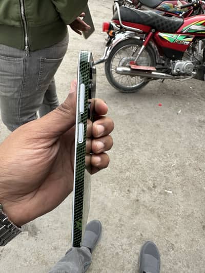 Samsung A16 10/10 Scratchless phone with Complete Box