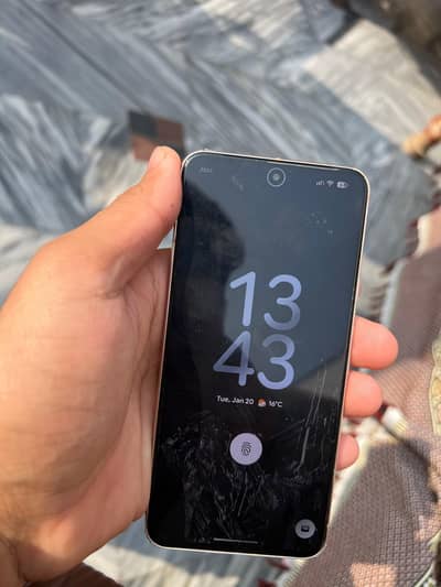 selling my Google pixel 8 phone