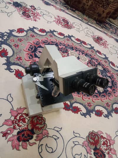 Serico Binocular microscope