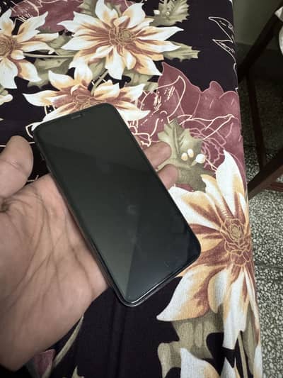 Iphone 11 Pro 64 GB PTA Approved Scrathless Condition