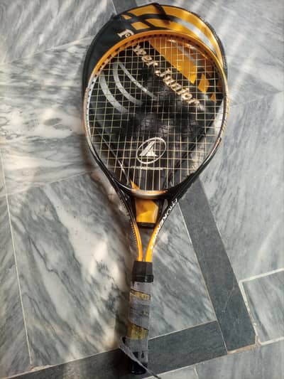 tennis racket
