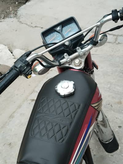 Honda 125 red color 2022 model