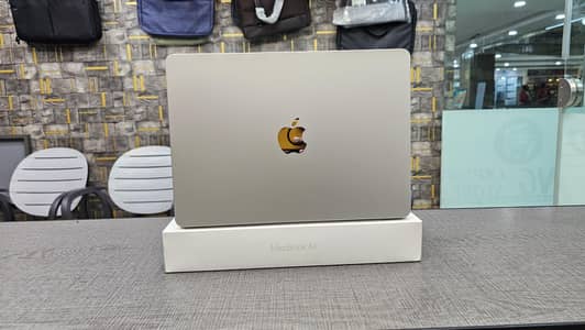 Apple Macbook Air M2 Chip 2022 13inch