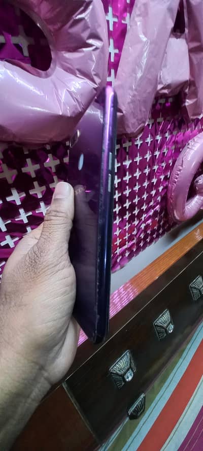 oppo f9 4/64 good condition only set and box