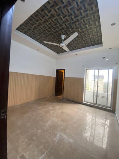 6 Marla Residential Flat For Rent In Paragon City