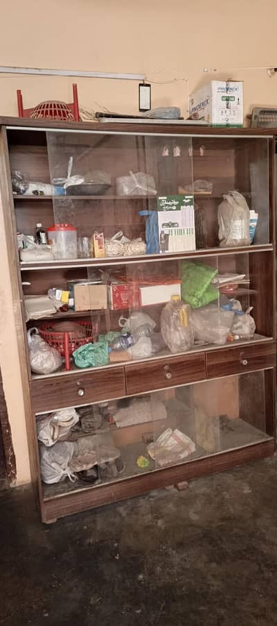 showcase 03142351791