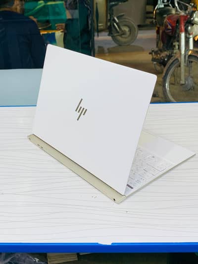 Hp Spectre i7 8th Generation 16/256