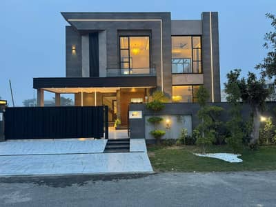 1 KANAL SOLIDLY BUILD HOUSE FOR SALE