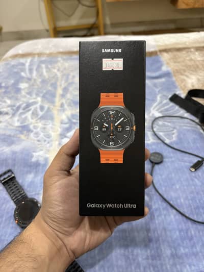 Samsung Galaxy Watch Ultra (Titanium Grey)