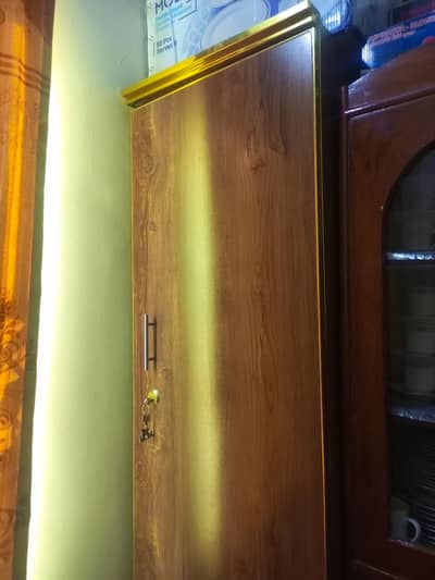 Almost new  single Wardrobe.