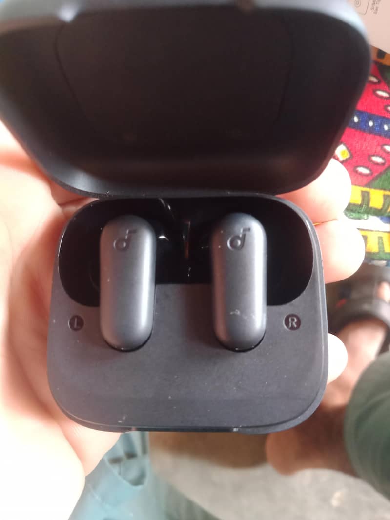 Earbuds 5