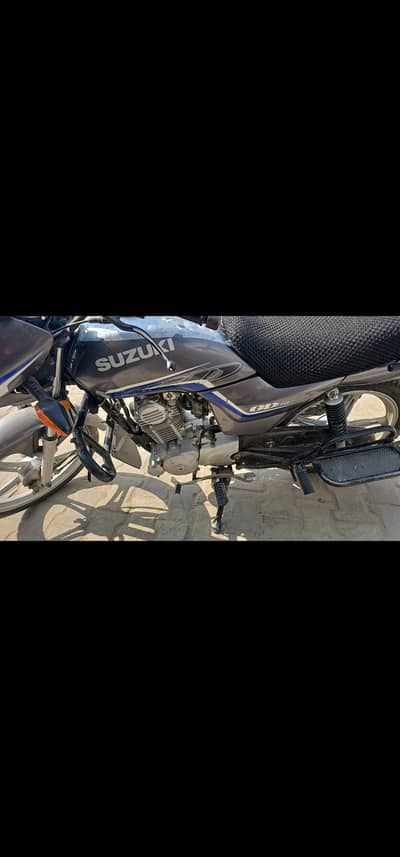 suzuki gd 110 silver color in good condition