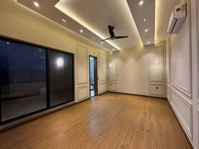 1 KANAL BEAUTIFUL HOUSE FOR SALE